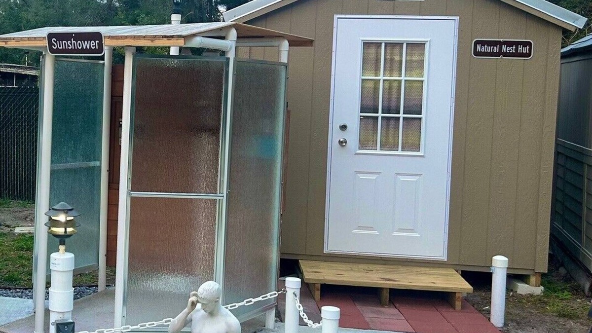 Fellowship Cabin | A Clothing Optional Natural Nest Hut WEC 5 miles away H