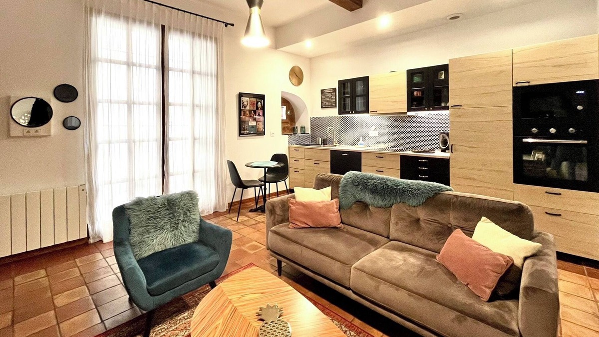 Pezenas Apartment | A cocoon for two in the heart of old Pézenas