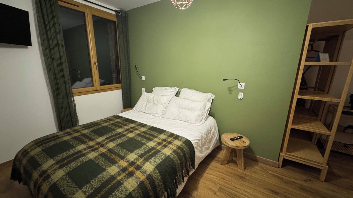 Mont-pres-Chambord Bed & Breakfast | A cocooning room on the edge of the forest