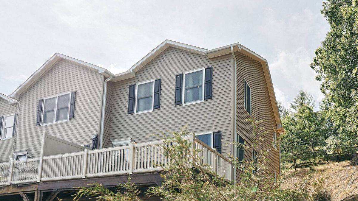 Massanutten House | A Comfortable Home | Walking Distance To Amenities | New Hot Tub | Just Relax