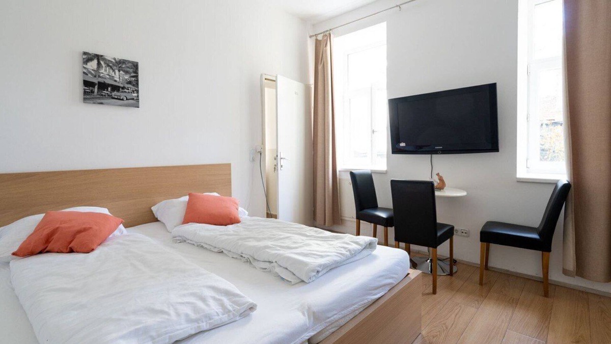 Simmering Apartment | A comfortable, well-located Elite Apartment KR