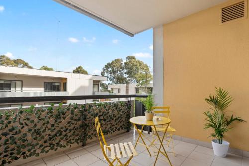 Kensington Apartment | A Comfy & Cozy 2BR Apt Near Flemington Races