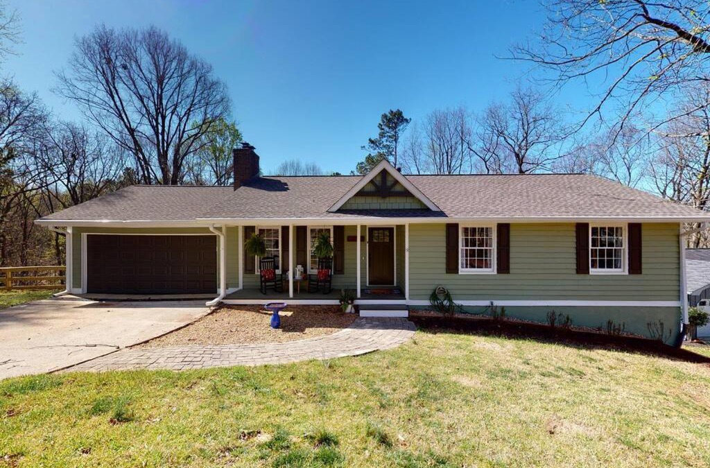 Gainesville House | A COOL CHANGE TOO - Home on Lake Lanier with a dock