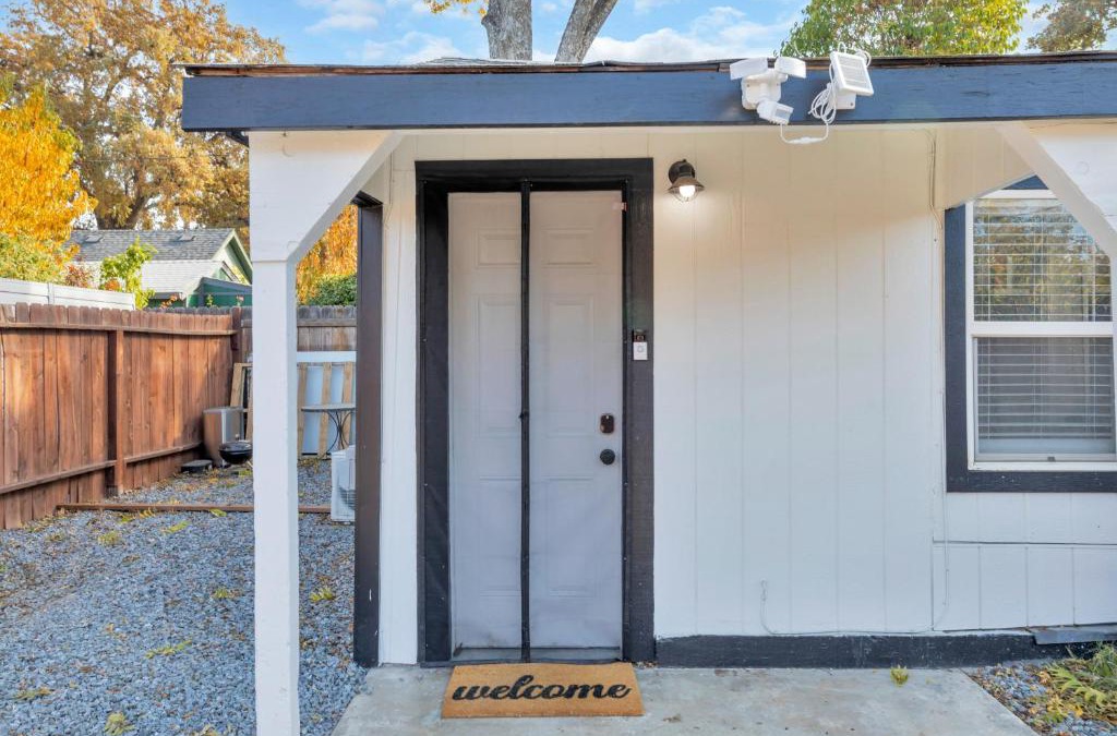 North Oak Park House | A Cottage - Walk to UC Davis & Shriners