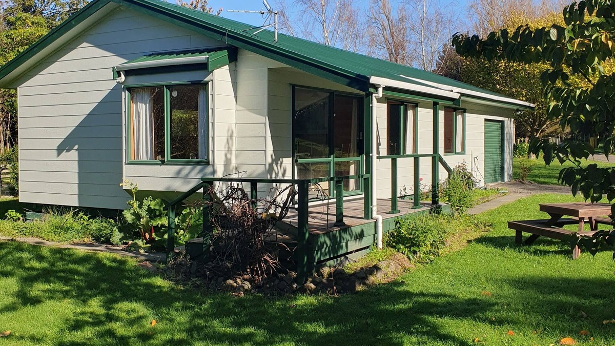 Featherston House | A Country Hideaway