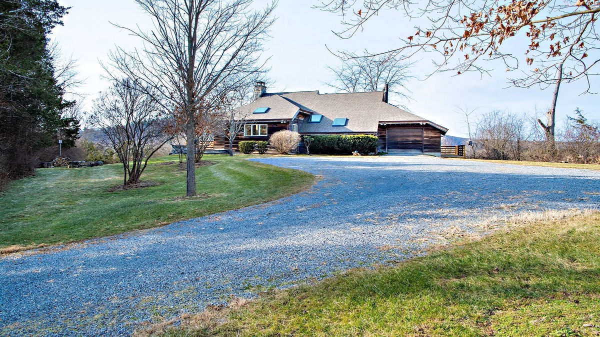 Pine Plains House | A Country Lodge Straight Out of the Pages of a Great Novel