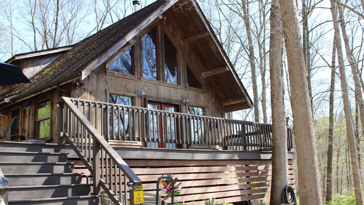 Nelsonville Cabin | A couple's get-away in the woods.