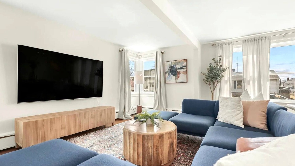 Black Rock Historic District House | A Courtland Escape - 3bedroom - Perfect for a Family Stay. Welcome
