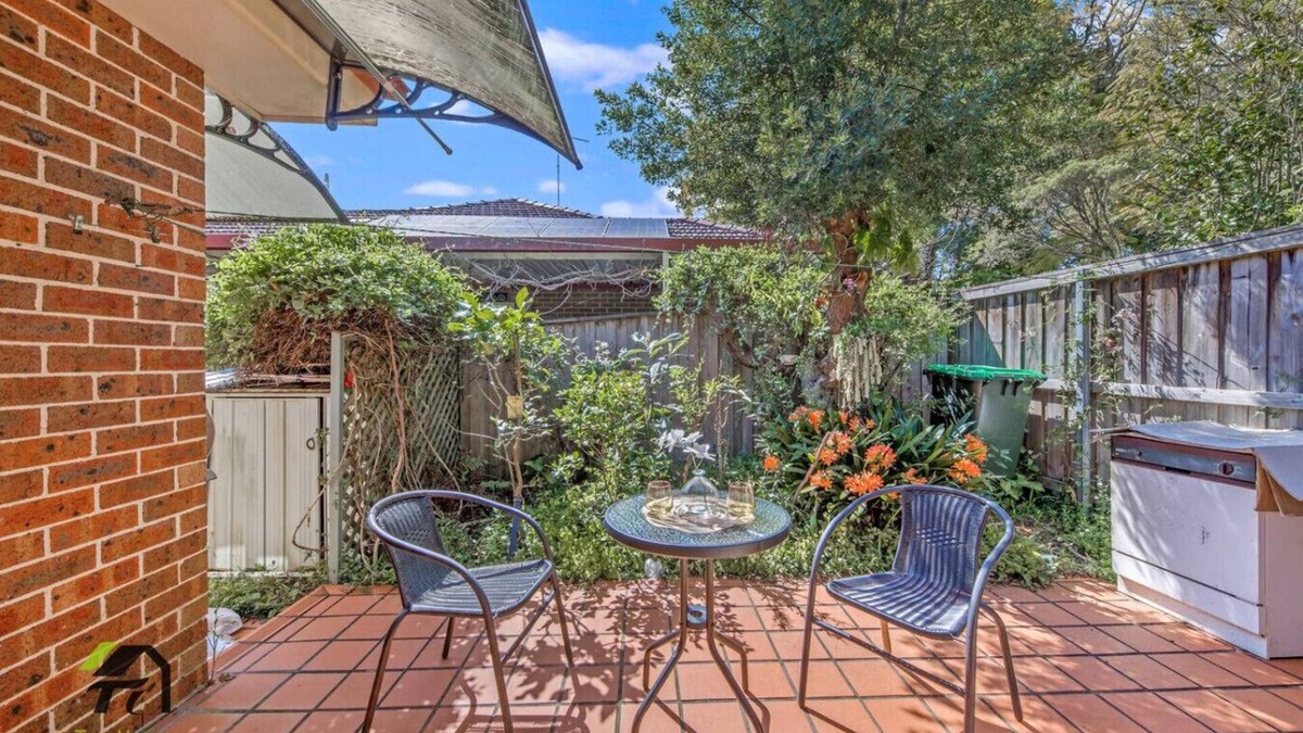 Eastwood Apartment | A cozy apartment located in the bustling community of Eastwood.