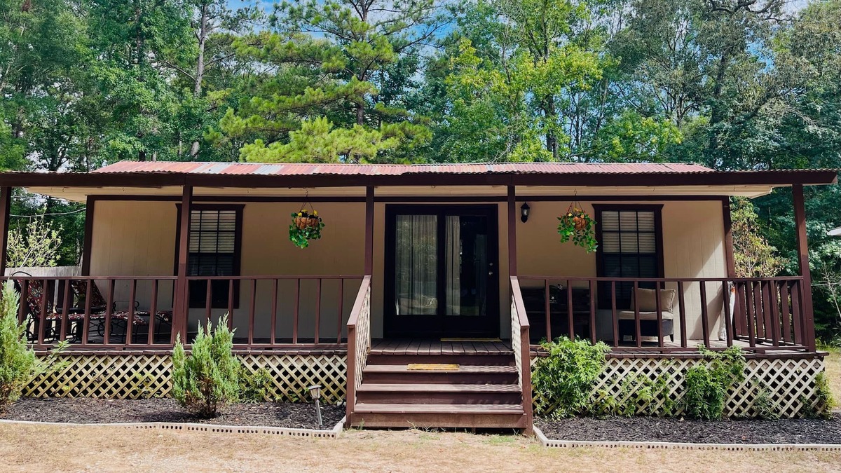 Willis Cabin | A cozy cabin in a peaceful setting!