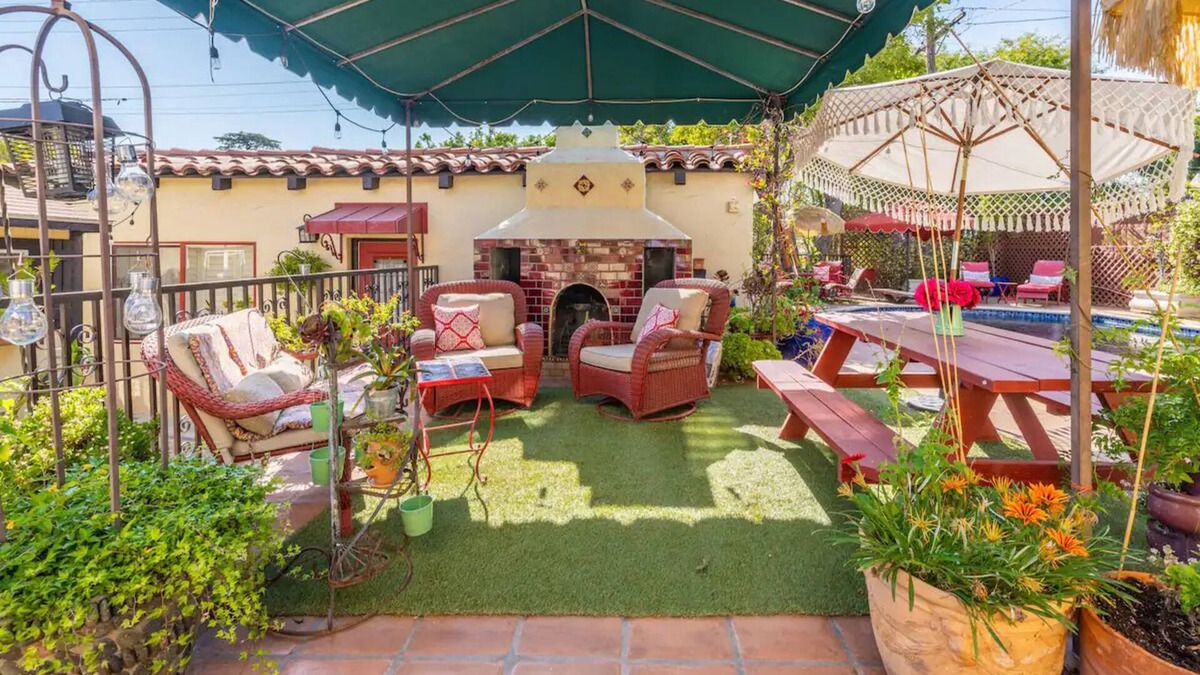 Glenwood House | A cozy cottage guesthouse w/stunning extra-large saltwater pool