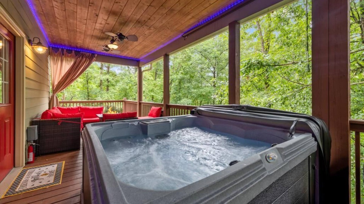 Ellijay Cottage | A cozy cottage in the mountains, equipped with BBQ tools and a custom smokehouse