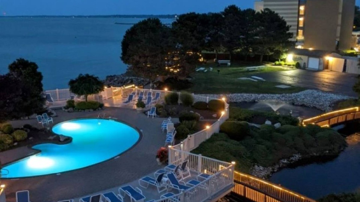 Port Clinton Condo | A cozy gem with a million dollar view located in Port Clinton, Ohio
