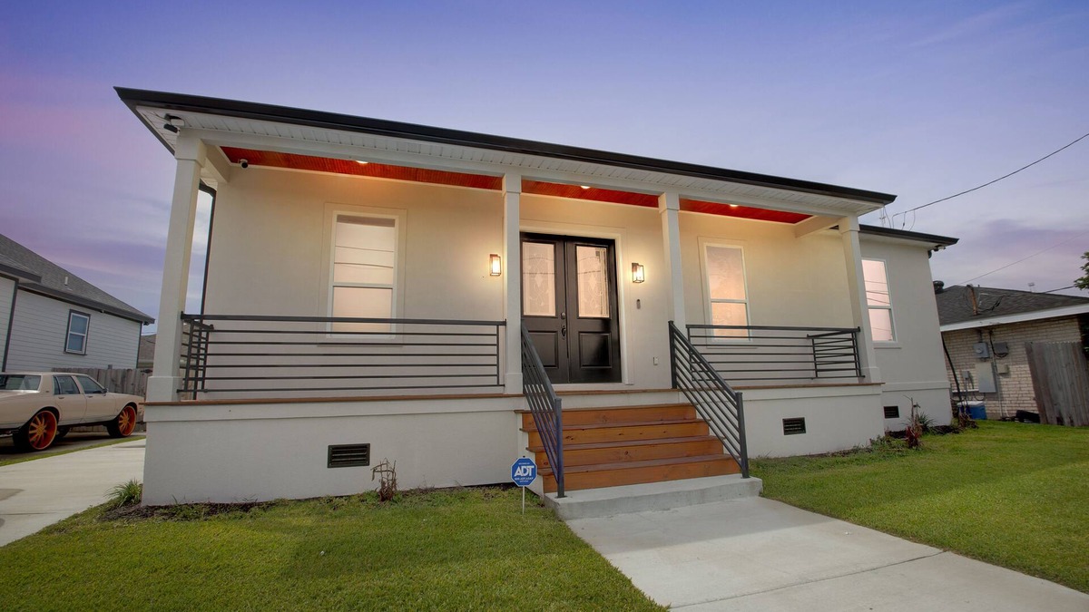 Chalmette House | A Cozy Getaway From a Long Day!
