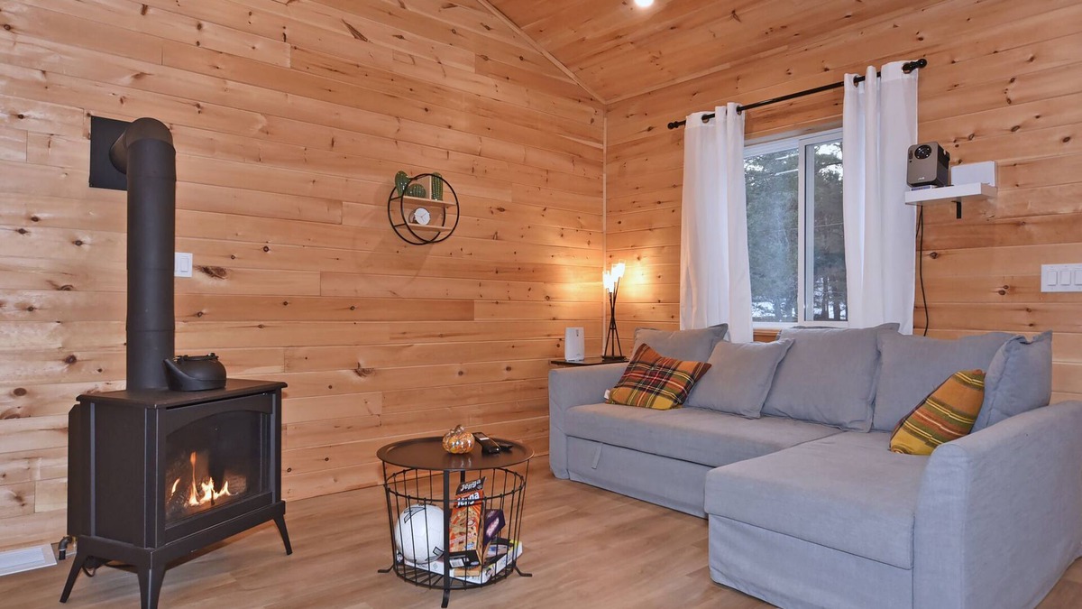 Hastings Highlands Cabin | A cozy getaway in Hastings Highlands!