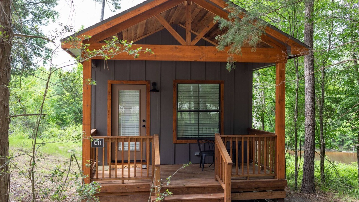Livingston Cabin | A Cozy Getaway Right on the Water, Two Creeks Crossing Resort