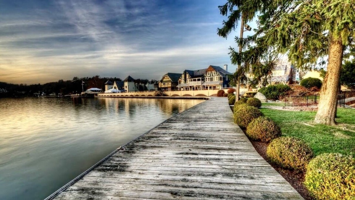 Lake Mohawk House | A Cozy Lake Mohawk Retreat, Completely Sanitized Every Stay, Free Coffee