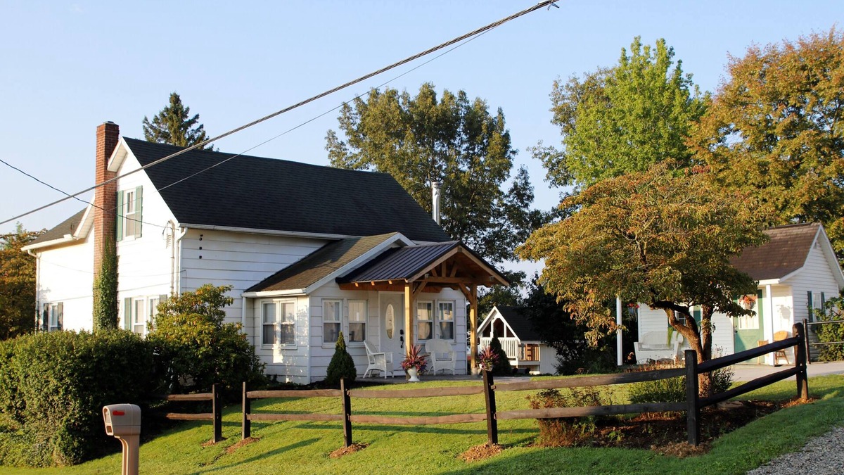 New Bedford Cottage | A cozy, relaxing cottage in Ohio's Amish country.