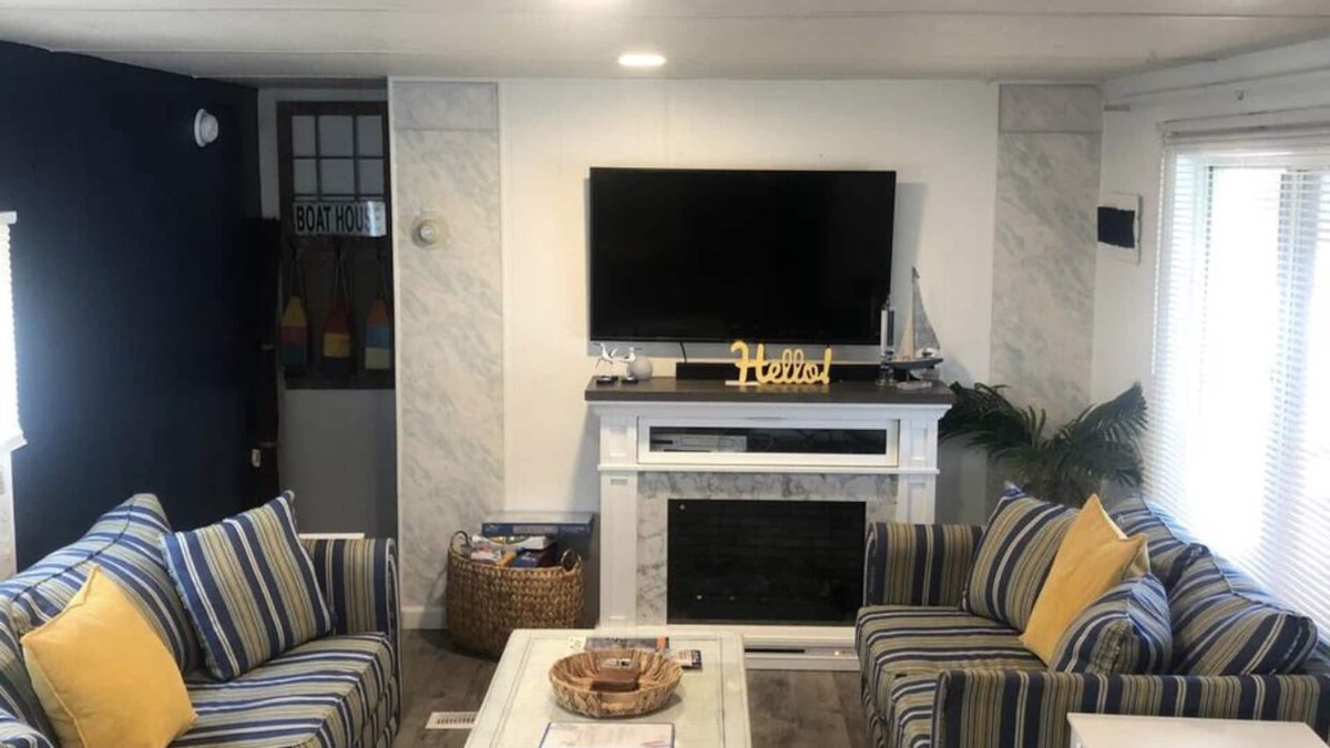 Montego Bay House | A cozy to 2bedroom, water front view home