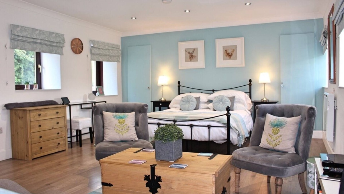 Dunblane Cottage | A cute and cosy cottage, close to the train station.