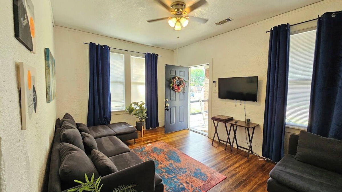 Vollintine-Evergreen House | A cute fully furnished place to stay in Memphis