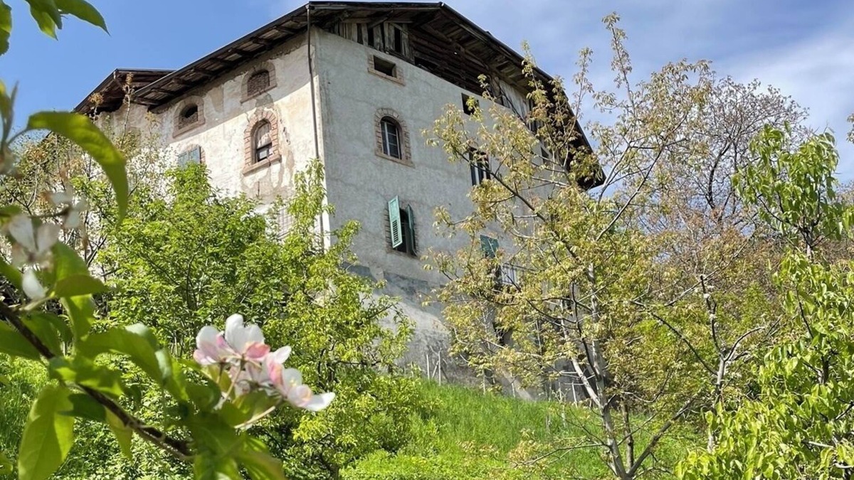 Cles Bed & Breakfast | A.D. 1486 chambre Panoramic room in old mansion Val di Non