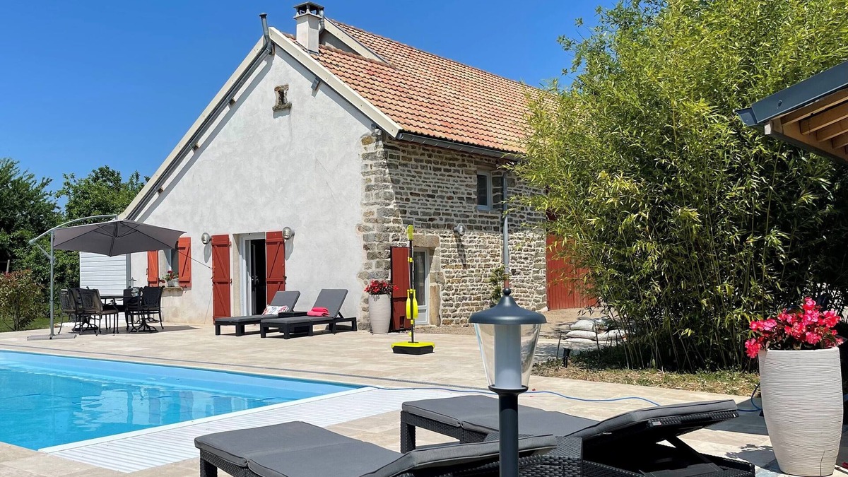 Longecourt-les-Culetre Cottage | A delightful cottage with shared pool and sun terrace.