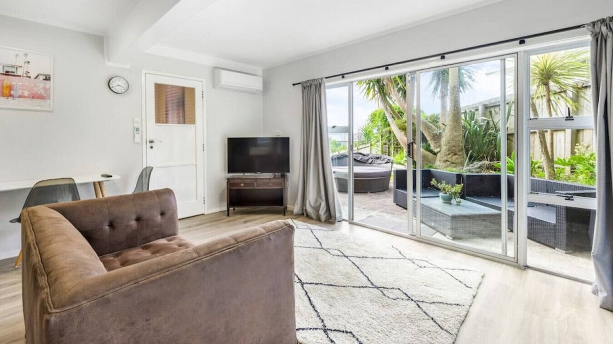 Torbay Apartment | A delight in the Bays | 1 BR | 1 BATH | Free WiFi