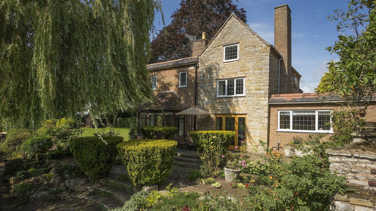 Bidford-on-Avon House | A delightful end of terrace house, set within the pretty town of Bidford-on-Avon