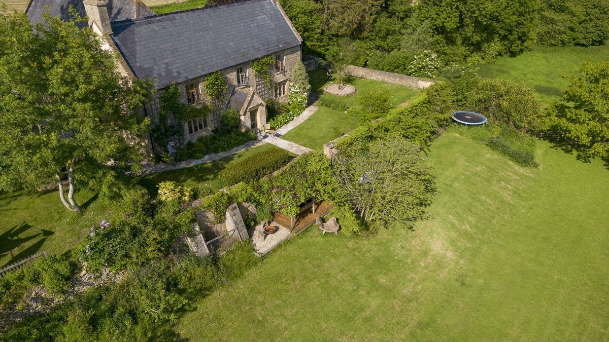 Beaminster Other | A delightful family farmhouse set in 17 acres of beautiful Dorset countryside.