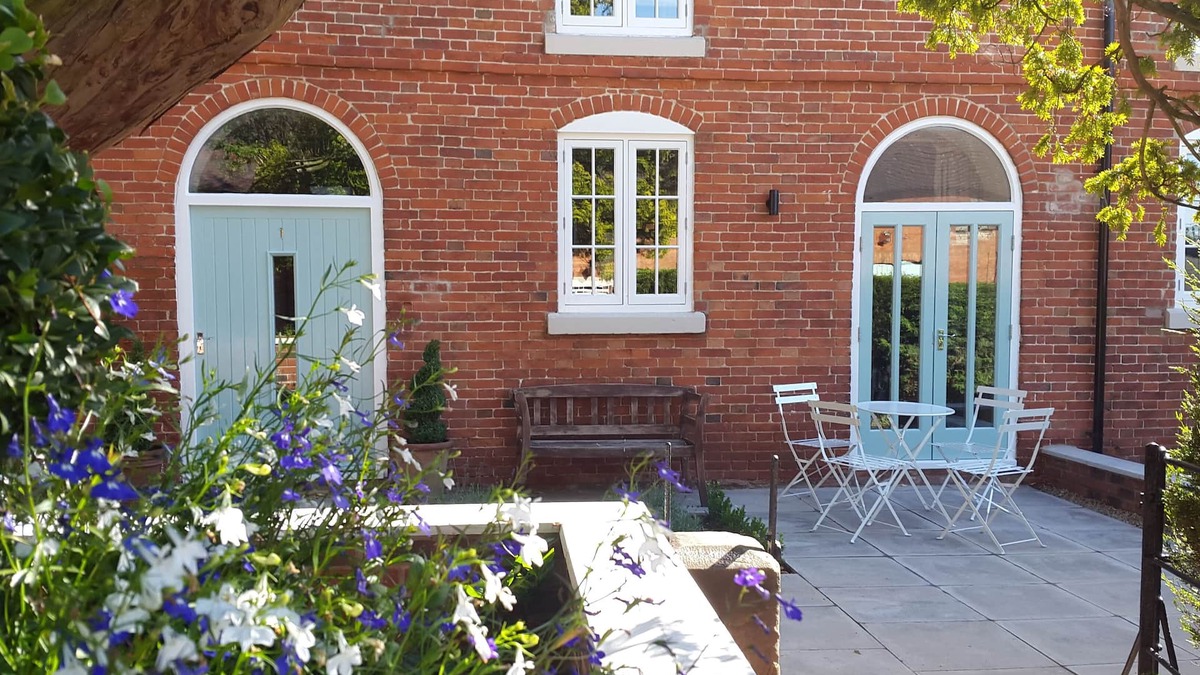 Breedon on the Hill Cottage | A delightful mews cottage within the private grounds of Breedon Hall