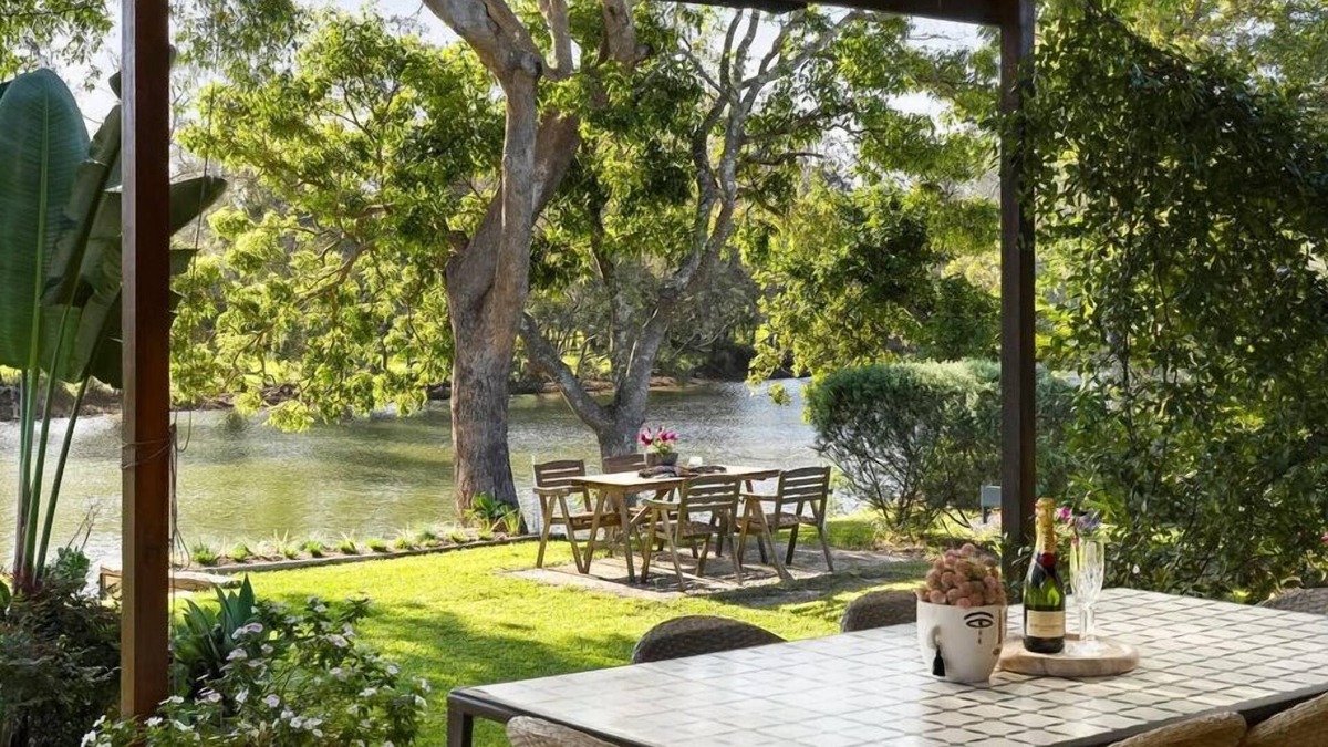 Urunga House | A delightful riverside house -comfortable and stylish - in Urunga
