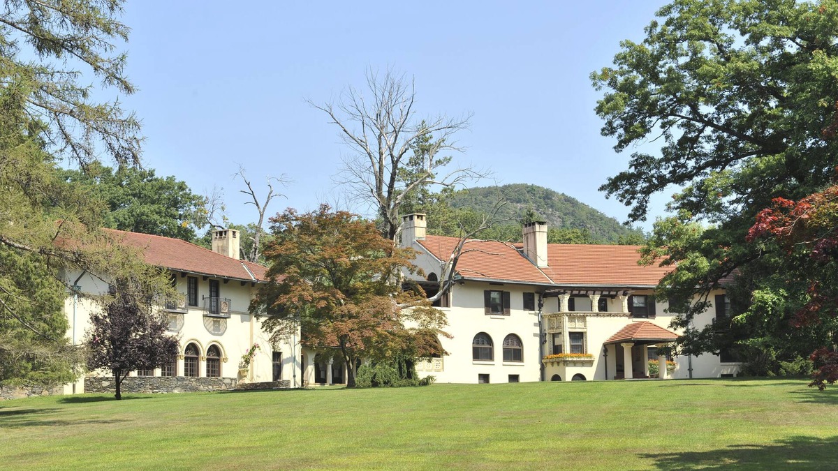 Highland Mills House | A Destination for All Seasons
