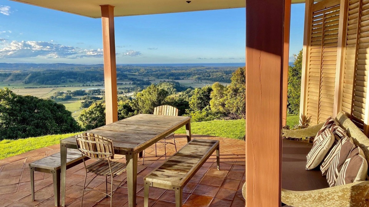 Coorabell House | A dramatic open view home over the valley to the sea