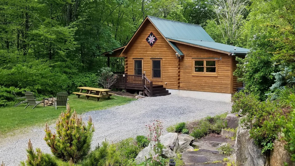 Creston Cabin | A Dream by the Stream-Log Cabin on 10 private acres, pond, stream, dog friendly!