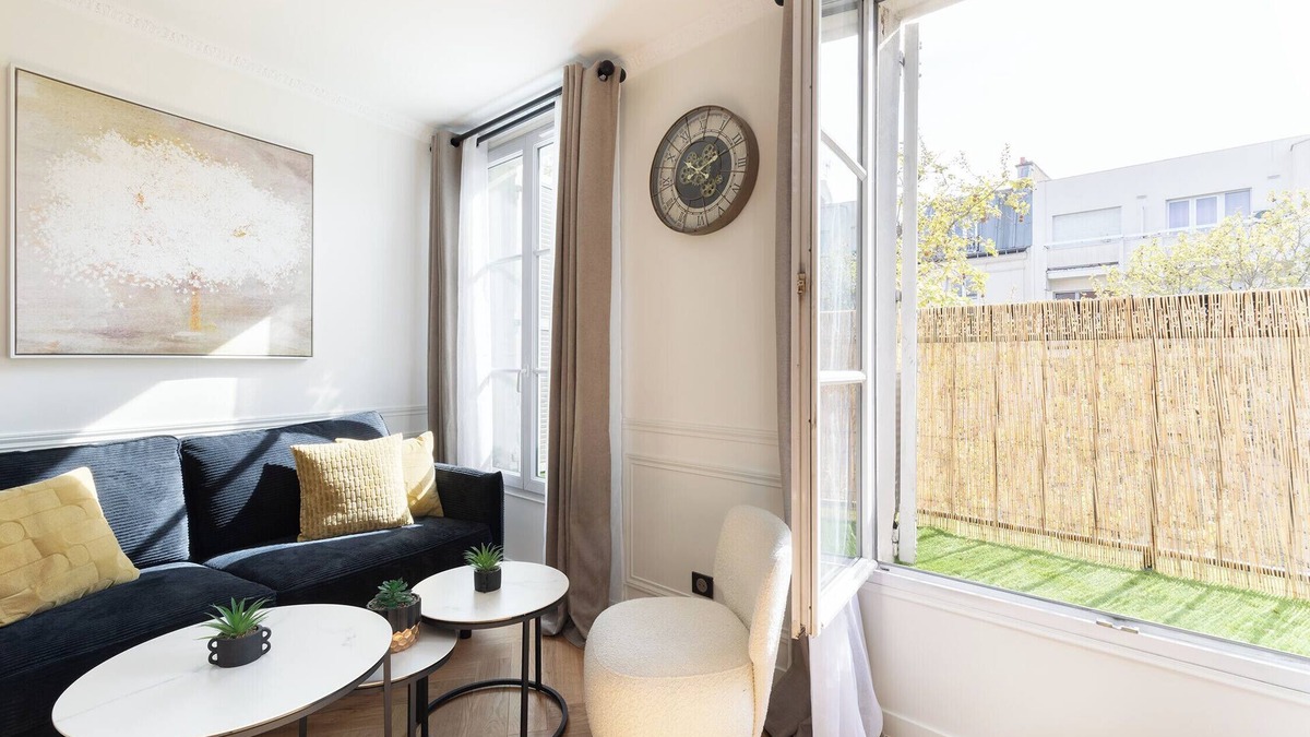 Quartier de la Goutte-d'Or Apartment | A Elegant 1-BR with Services in Batignolles