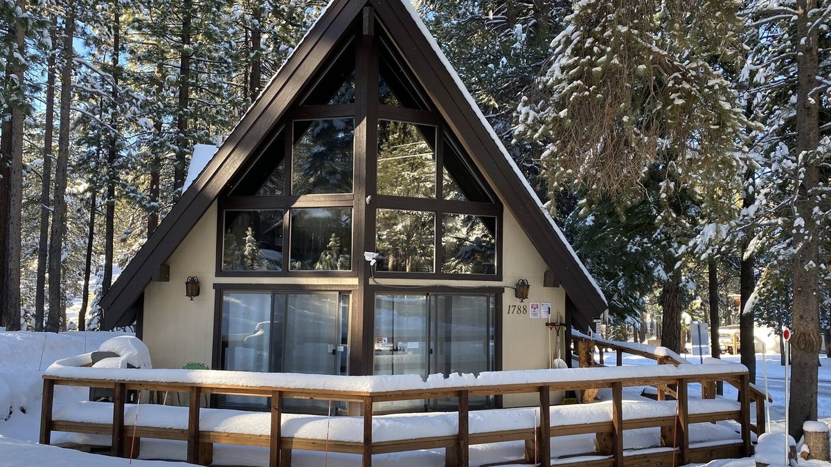Tahoe Paradise Ski Chalet | A- f ra me