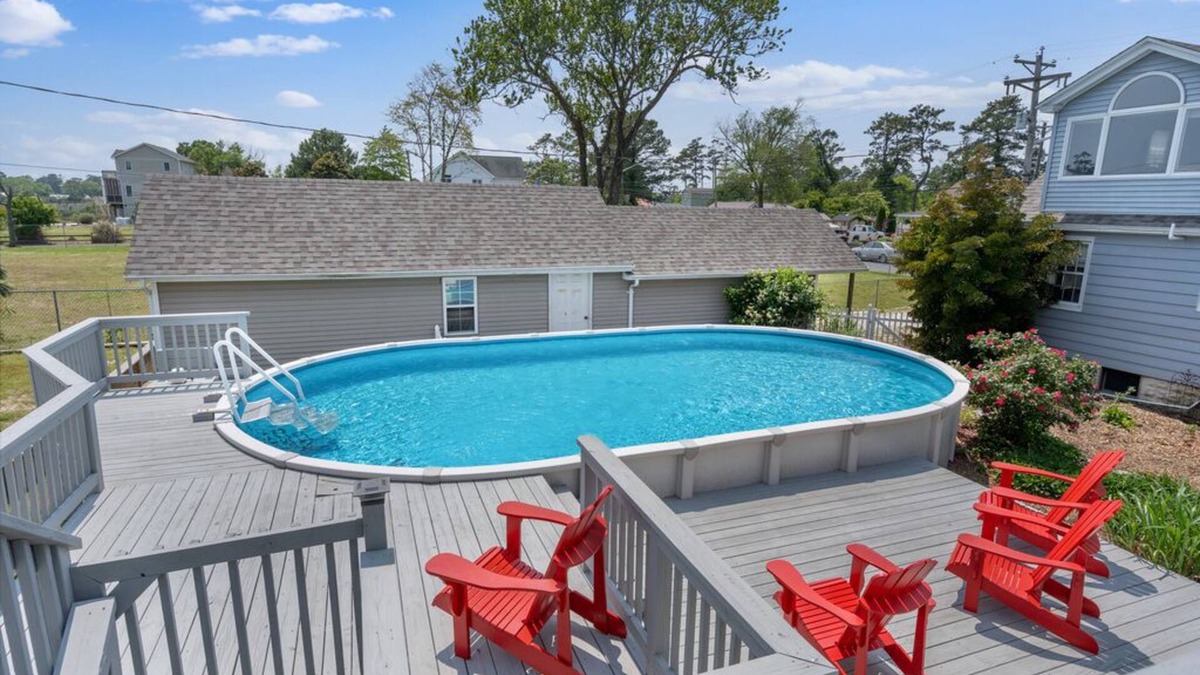 Chincoteague House | A fabulous Pet-Friendly home that sleeps 10 in 4 Bedrooms, with a Private Pool!