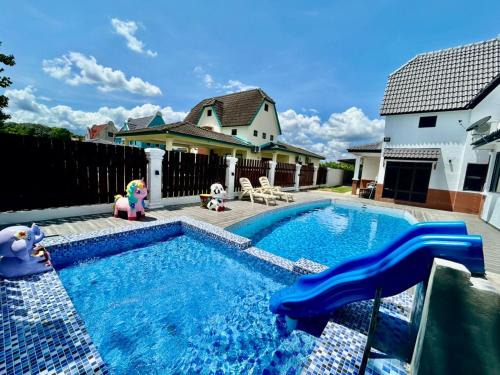 Alor Gajah Villa | A Famosa Resort sunset 1075 villa 4 bathroom 6 bedroom karaoke bbq snooker