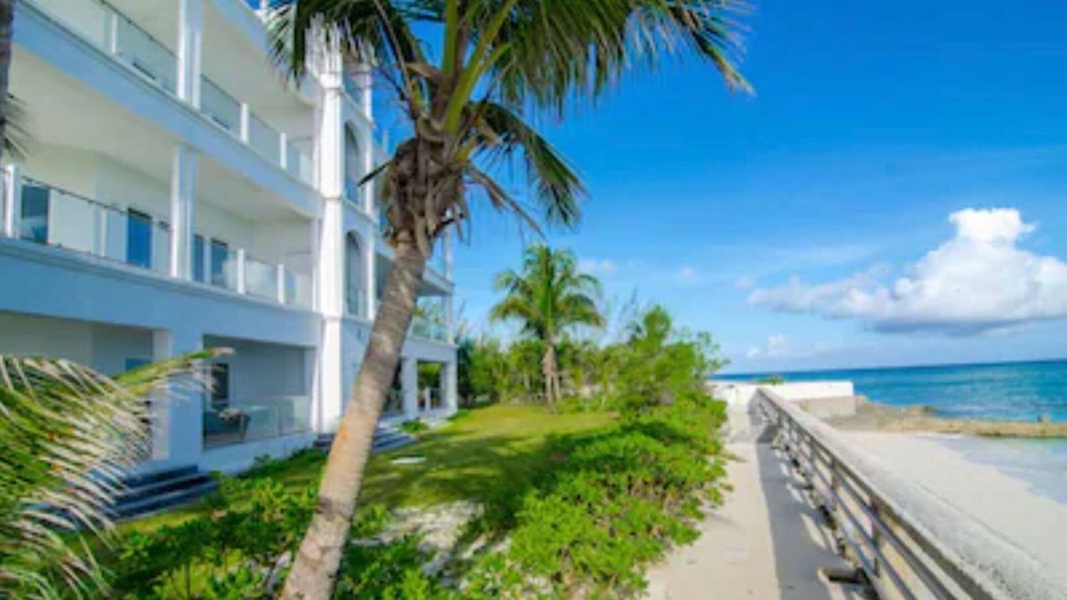 Westwind Apartment | A FANTASTIC New Beachfront Listing in The Bahamas! 1E