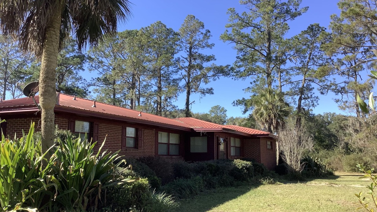 Live Oak House | A Farm Stay only 3 miles from Live Oak