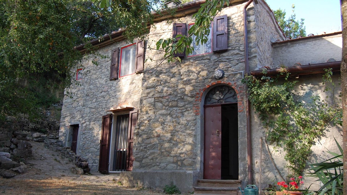 Baggio House | A farmhouse in Tuscany for holidays and retreats