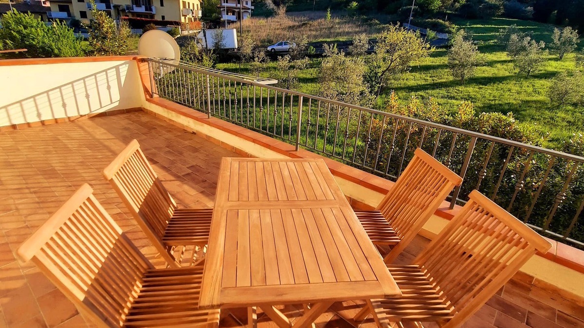 Massa Marittima Apartment | A few km from the sea, close to bike trails. Pleasant house with terrace and view!