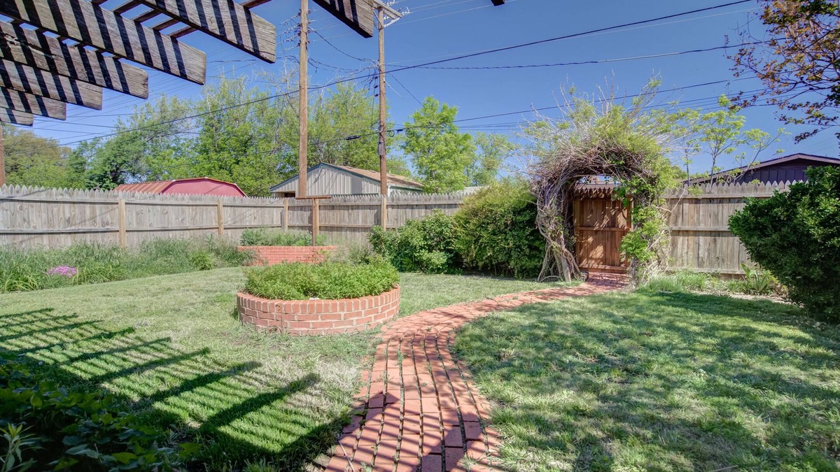 Lubbock House | A few Miles from TTU! Walk to O.W. Ribble Park!