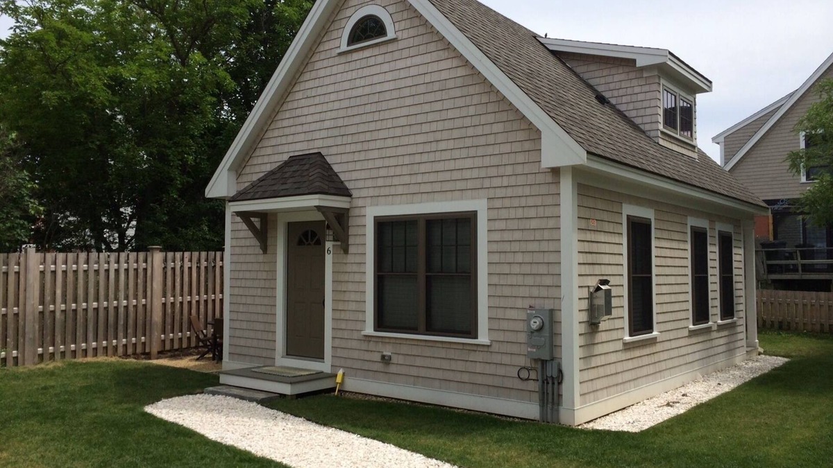 Newbury Cottage | A few summer weeks are still open! Come experience the beauty of Plum Island!