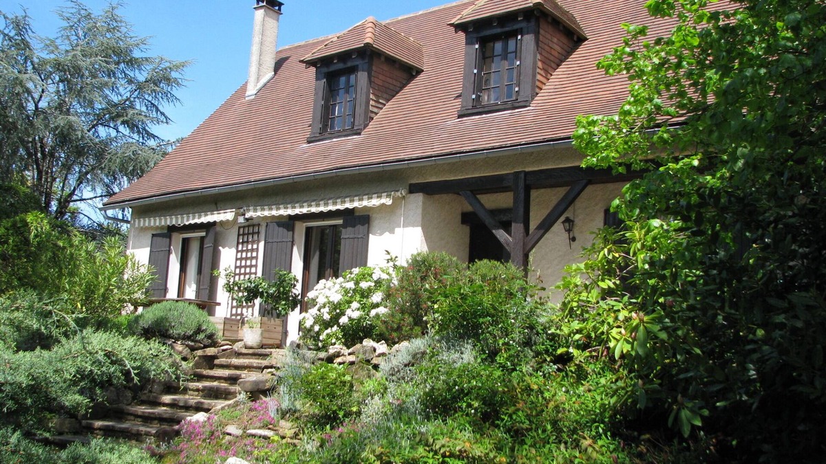 Genis House | A fine 3-bedroomed Périgourdine house, ideal for family holidays.
