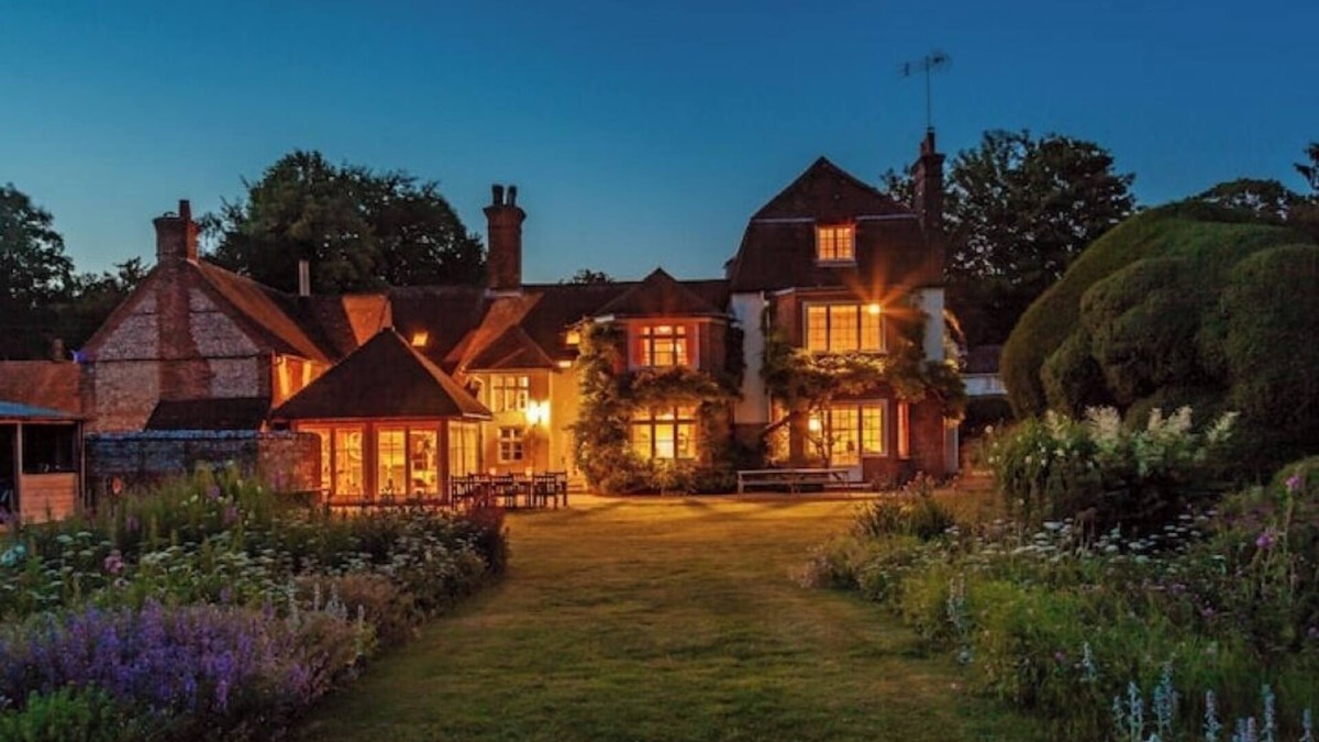 Alresford House | A fine listed period property in a National Parknn