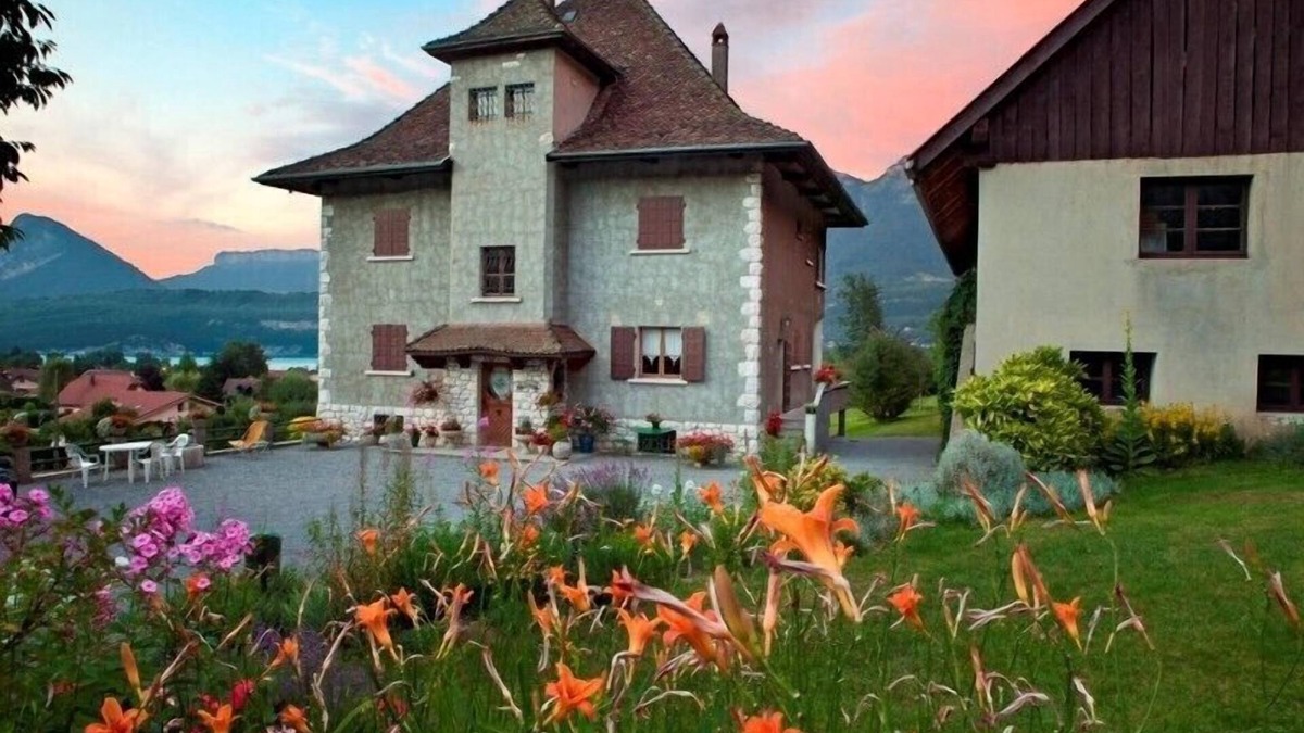 Duingt Apartment | A flat to rent in a charming house close to the lac of annecy and mont blanc