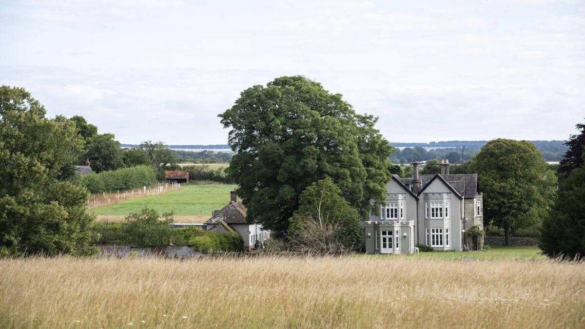 Chettle House | A former hotel set deep in the Dorset countryside in a small village