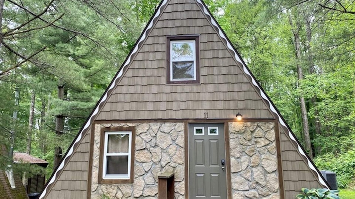 Logan Cabin | A-Frame #11 - Hosted by The Chalets